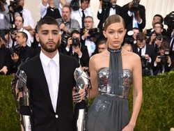 Zayn Malik Bahagia Karantina Diri Bareng Keluarga Gigi Hadid