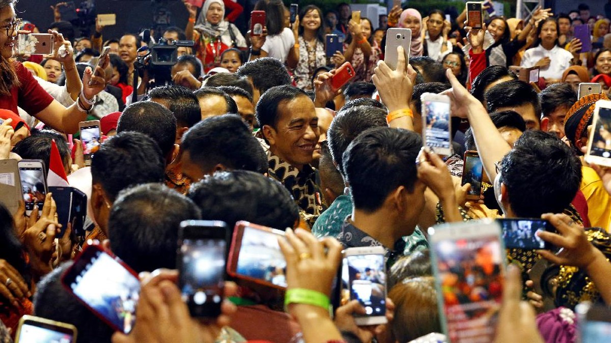 FOTO: Jokowi Disambut bak Pahlawan di Singapura