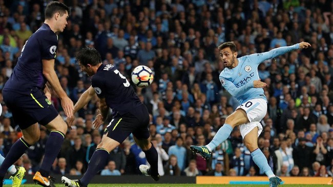 Playmaker Portugal, Bernardo Silva membeberkan, kepindahan dirinya ke Manchester City berkat saran dari penyerang bintang Real Madrid, Cristiano Ronaldo.