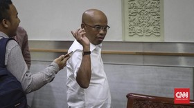 Desmond Digeruduk Kader PDIP saat Makan Siang di Purworejo