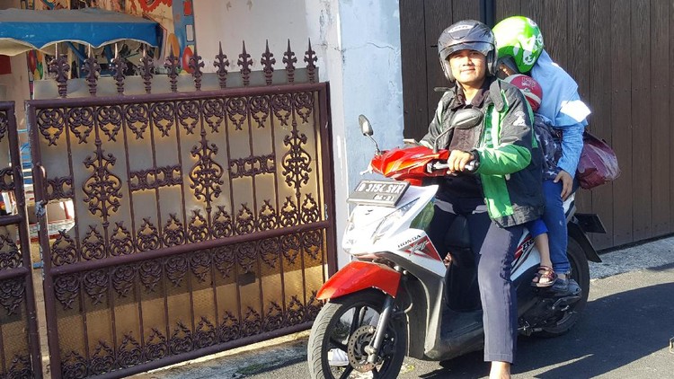 Menjadi ibu itu harus kuat. Untungnya saat ini ada kemudahan yang mendukung saya jadi ibu yang kuat.