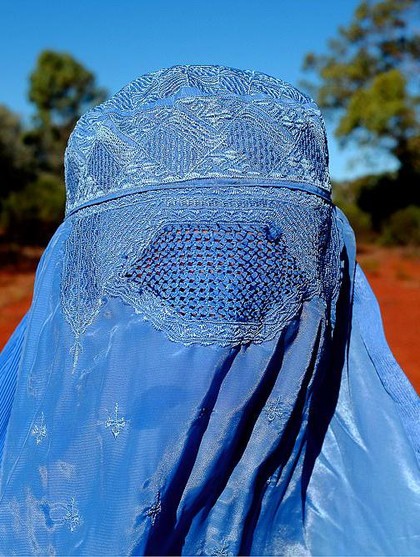 Fotografer Ini Raih Penghargaan alasannya ialah Potret Wanita Pakai Burqa Fotografer Ini Raih Penghargaan alasannya ialah Potret Wanita Pakai Burqa