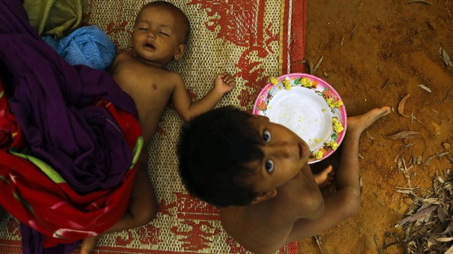 Dewan HAM PBB mengecam "serangan sistematis" aparat keamanan Myanmar yang menunjukkan ciri-ciri pemusnahan etnis terhadap minoritas Muslim Rohingya.