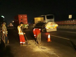Ada Pekerjaan Jalan Ruas Tol Jakarta-Cikampek, Ini Jadwal & Lokasinya