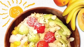 Meracik Segarnya Es Teler Smoothies Bowl