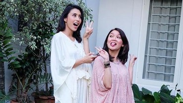 img-title Selain Ariel, Tyas Mirasih Juga Punya Hubungan dengan Istri Brigjen Pol Hendra
