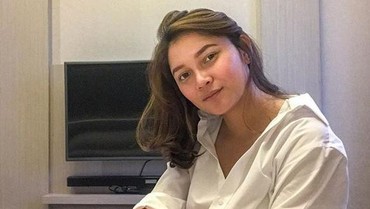 img-title Istri Brigjen Pol Hendra Kurniawan Ternyata Ada Hubungan dengan Ariel NOAH