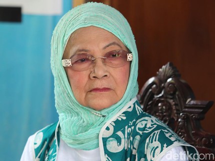 Bunda Iffet Meninggal, Kaka Slank Ungkap Almarhumah Sudah Siapkan Seragam Pemakaman Sejak 7 Th Lalu