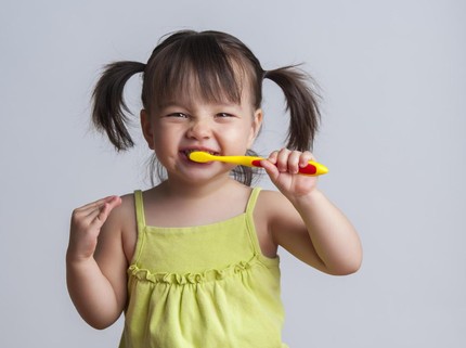 Tips Seru agar si Kecil Rajin Gosok Gigi