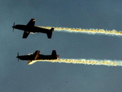 Detik-detik Mencekam Dua Pesawat Tabrakan di Atraksi Dallas Airshow