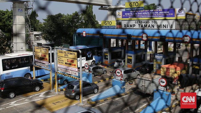 Dalam undang-undang yang berlaku, penyesuaian tarif jalan tol hanya bisa dilakukan setiap dua tahun sekali, tidak bisa setiap waktu naik.