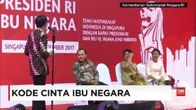 VIDEO: Kode Iriana Agar Jokowi Rapikan Rambut