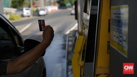Arus Libur, Petugas Tol Bisa 'Pinjamkan' e-Toll ke Pengguna