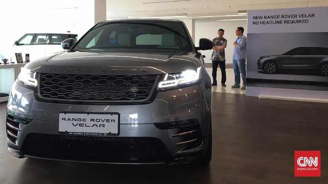 Range Rover memperkenalkan SUV mid-size untuk segmen premium terbaru besutannya, Velar ke Indonesia.