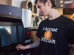 Gantikan ATM, Robot Ini Bisa Tarik Uang Tanpa Biaya