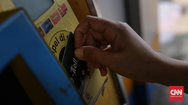 BI mencatat pembayaran tol secara non tunai di wilayah Jabodetabek mencapai 82 persen. Seluruh pembayaran tol pun dipastikan wajib non tunai akhir bulan ini.
