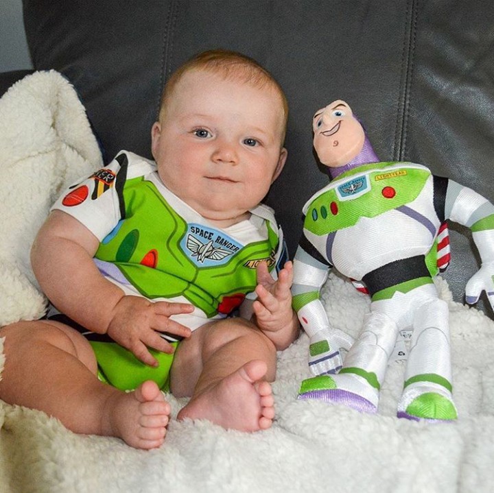Dari kecil udah futuristik nih Bun, jadi Buzz Lightyear sang penjaga galaksi! (Foto: Instagram @jjplante3)