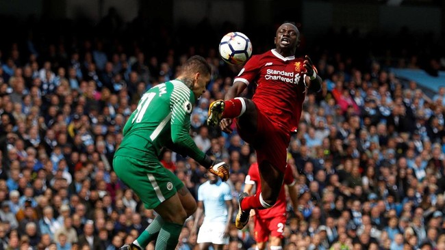 Penyerang Liverpool, Sadio Mane, ingin menghubungi kiper ManCity, Ederson Moraes untuk menyampaikan permintaan maaf usai menendang wajahnya.