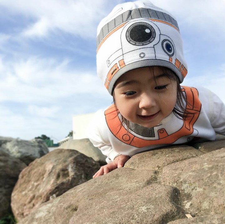 Kalau ketemu BB8 kayak gini rasanya ingin dicubit ya, Bun. (Foto: Instagram @mamabearmode)