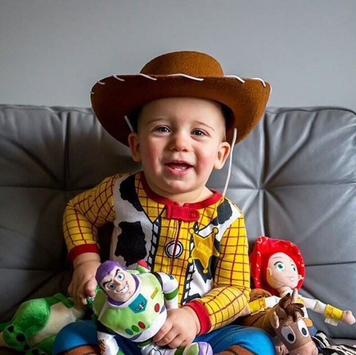 Gemas banget ya Bun, si kecil yang jadi Woody di kartun Toy Story ini! (Foto: Instagram @chelsj08)