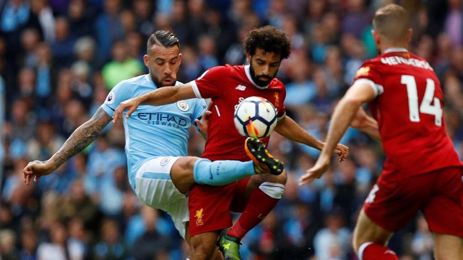 Pertemuan Liverpool dan Manchester City merupakan laga pertama antara sesama kesebelasan Liga Primer Inggris di Liga Champions dalam tujuh tahun terakhir.