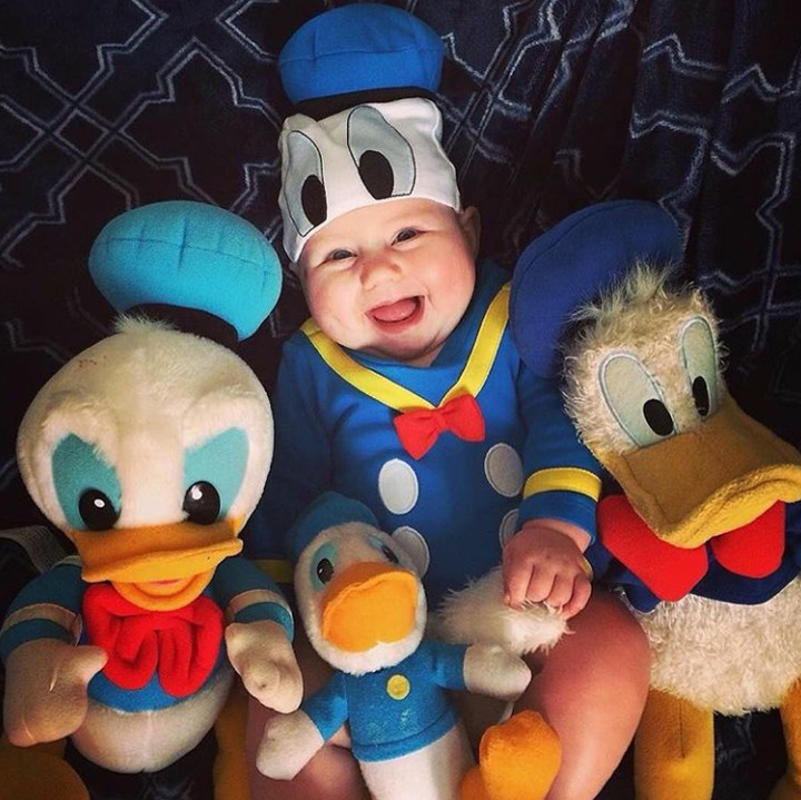 Sejak kapan Donald Duck jadi super imut gini? (Foto: Instagram @cora_leen)