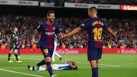 Barcelona vs Juventus: Dembele Temani Messi dan Suarez