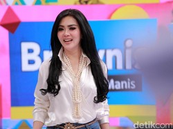 Konspirasi Jatuhkan Syahrini