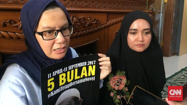 Selain sikap atas eks PKI, KontraS juga meminta calon presiden dan wakil presiden memaparkan pandangannya terhadap Ahmadiyah dan kelompok LGBT.