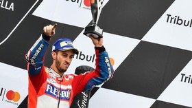 Dovizioso Menang Dramatis Atas Marquez, Rossi Gagal Finis
