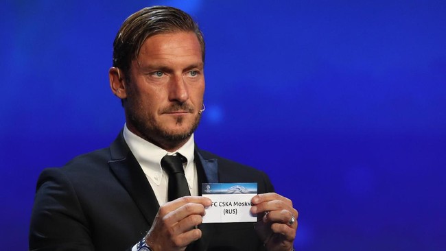 Francesco Totti jadi salah satu dari banyak orang yang antusias menyaksikan gelaran GP San Marino hari Minggu (10/9).