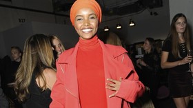 Demi Hijab, Model Halima Aden Mundur dari Fashion