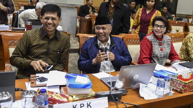 Agus Rahardjo mengatakan, ketidakhadiran KPK hingga saat ini bukan bermaksud menyandera DPR dalam melaksanakan tugasnya melalui Pansus Angket.