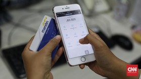 Go-Jek dan Bank Mandiri Batalkan Biaya Isi Ulang Go-Pay