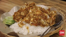 Ayam Penyet Kriuk yang Buat Mitra GrabFood Makassar Antre