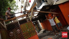 FOTO: Aktivitas Warga RW 16 Bidaracina Jelang Penggusuran