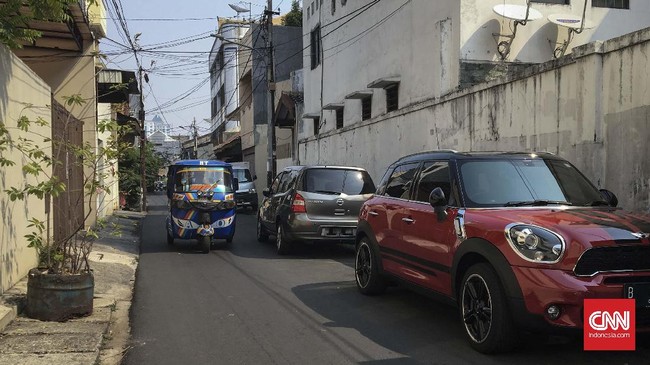 Ban yang diposisikan dengan benar bisa memperpanjang usia power steering model hidraulis.