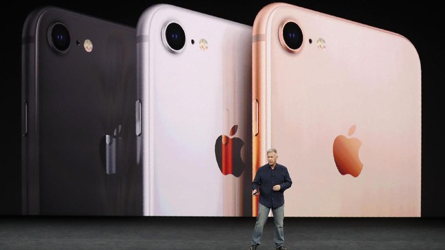 Pengadilan di AS sebut Samsung terbukti meniru rancangan Apple dan menjatuhkan denda Rp7,6 triliun pada perusahaan asal Korea Selatan itu.