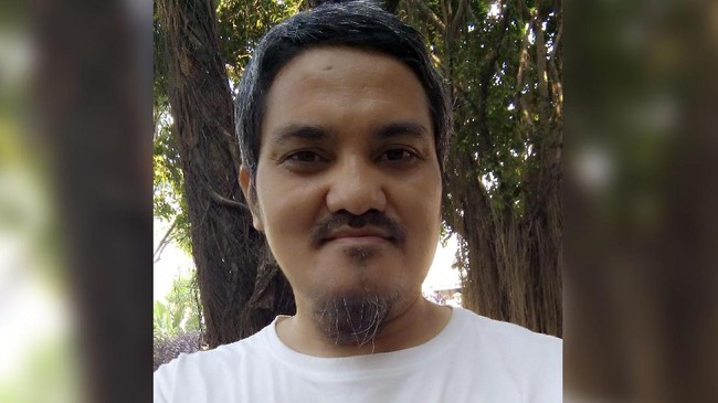 Kepolisian belum menahan Jonru yang masih dalam masa penangkapan 1 x 24 jam. Penambahan alat bukti dilakukan dengan penggeledahan.