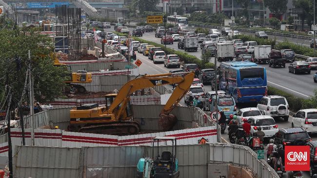 KAI Tak Sanggup Biayai Investasi LRT yang Bengkak Rp4 Triliun Investasi LRT rencananya dipenuhi dari pinjaman perbankan sekitar 70 persen. Namun, investasi tersebut tetap membutuhkan dana internal KAI.