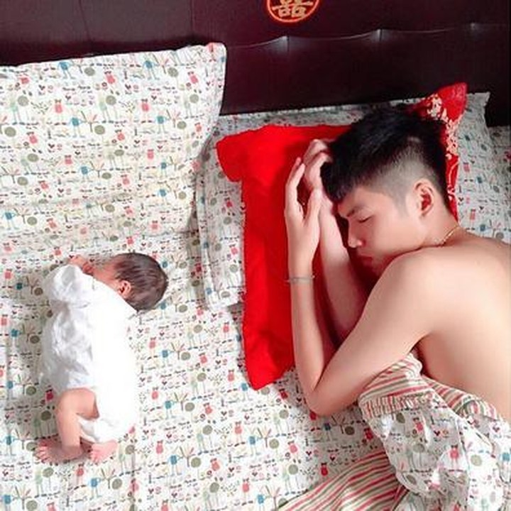 <p>'Meski ada jarak di antara kita, ayah tetap ada di sisimu kok, Nak' (Foto: Instagram @kimber.tw via @dontforgetdads)  </p>