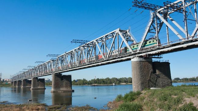 Kereta Trans-Siberian disebut kereta dengan jalur terpanjang di dunia. Direncanakan, kereta yang berangkat dari Rusia ini bakal mampir ke Jepang.