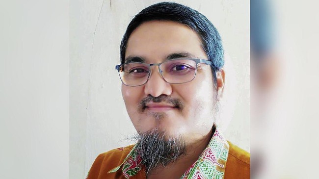 Juju menilai Jonru kooperatif menjalani pemeriksaan. Jonru juga disebut tidak melakukan perlawanan saat ditetapkan sebagai tersangka ujaran kebencian. 