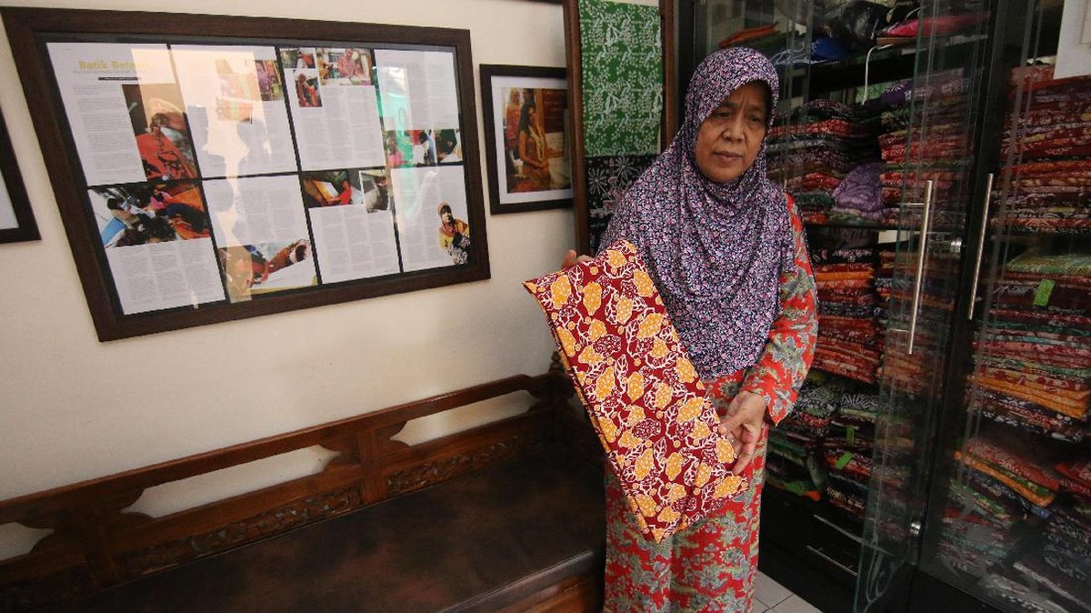Melestarikan Kecantikan Batik Betawi