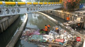 VIDEO: Potret Jorok Sungai Ibu Kota