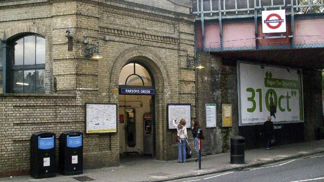 Stasiun Parsons Green memang tak sepopuler stasiun lainnya di London. Tapi dengan berjalan kaki dari sana, ada banyak tempat menarik yang bisa dikunjungi.