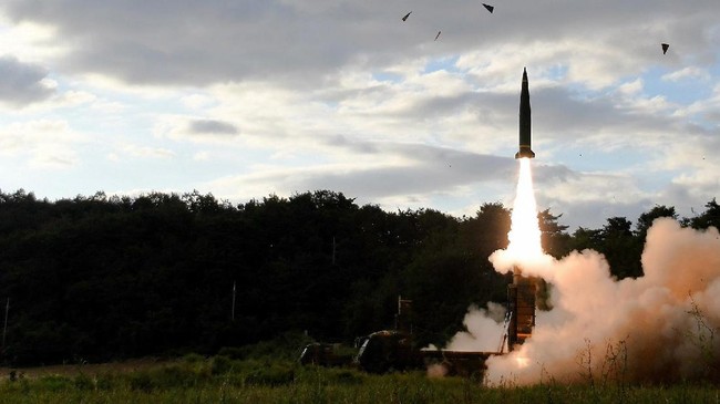 Militer Rusia dilaporkan berhasil uji coba rudal kapal Kh-35, peluru kendali yang terpasang di salah satu kapal armada militer di Pasifik, kapal korvet Smerch.