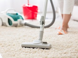 4 Barang yang Tak Boleh Dibersihkan Vacuum Cleaner, Bahaya!