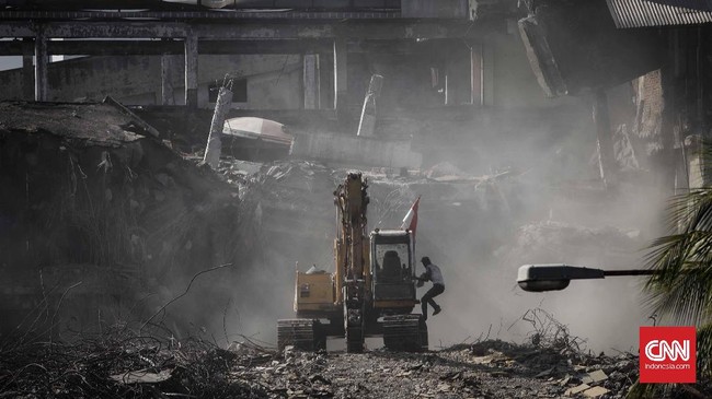 Bangunan terbakar bekas mal, Plasa Kudus, laku dijual Rp2,74 miliar. Aset Pemkab Kudus ini dilelang dalam rangka penghapusan aset.