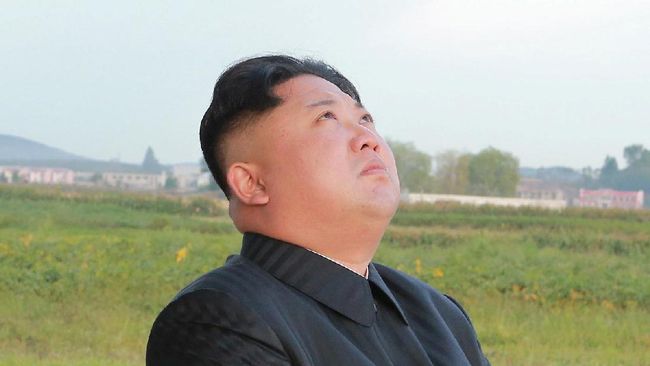 Nenek Tiri Kim Jong-un Dilaporkan Meninggal Kim Song Ae, istri kedua pendiri Korut, Kim Il-Sung, dilaporkan meninggal. Perempuan kelahiran 1924 itu adalah nenek tiri pemimpin Korut saat ini, Kim Jong-un.